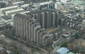 Top floors of condo in suburban Tokyo ordered to be removed